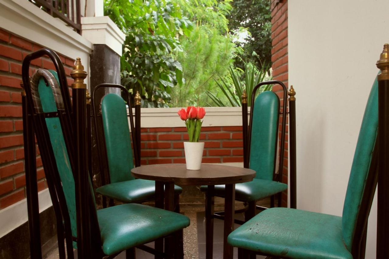 Bantal Guling Villa Lembang Esterno foto