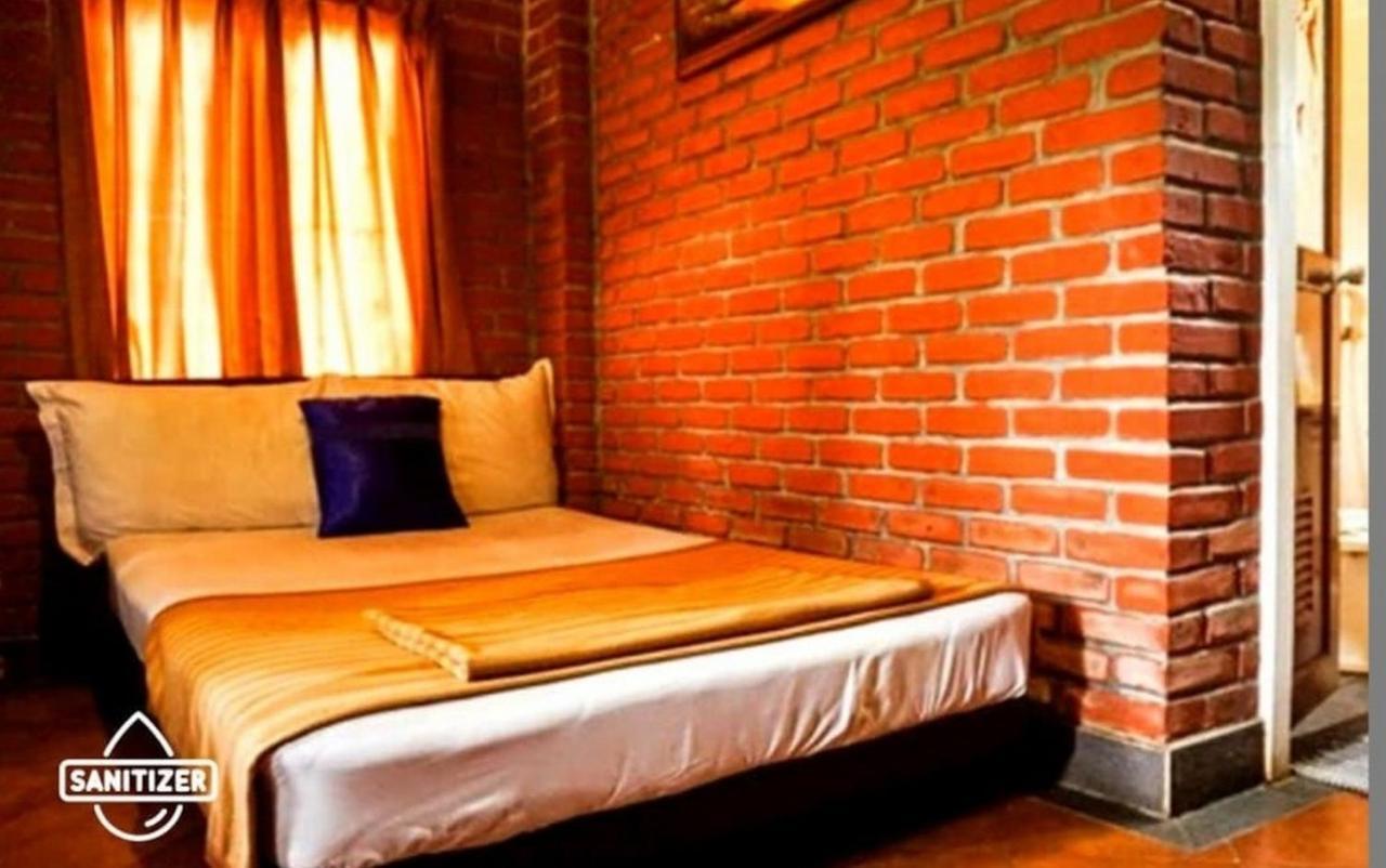 Bantal Guling Villa Lembang Esterno foto