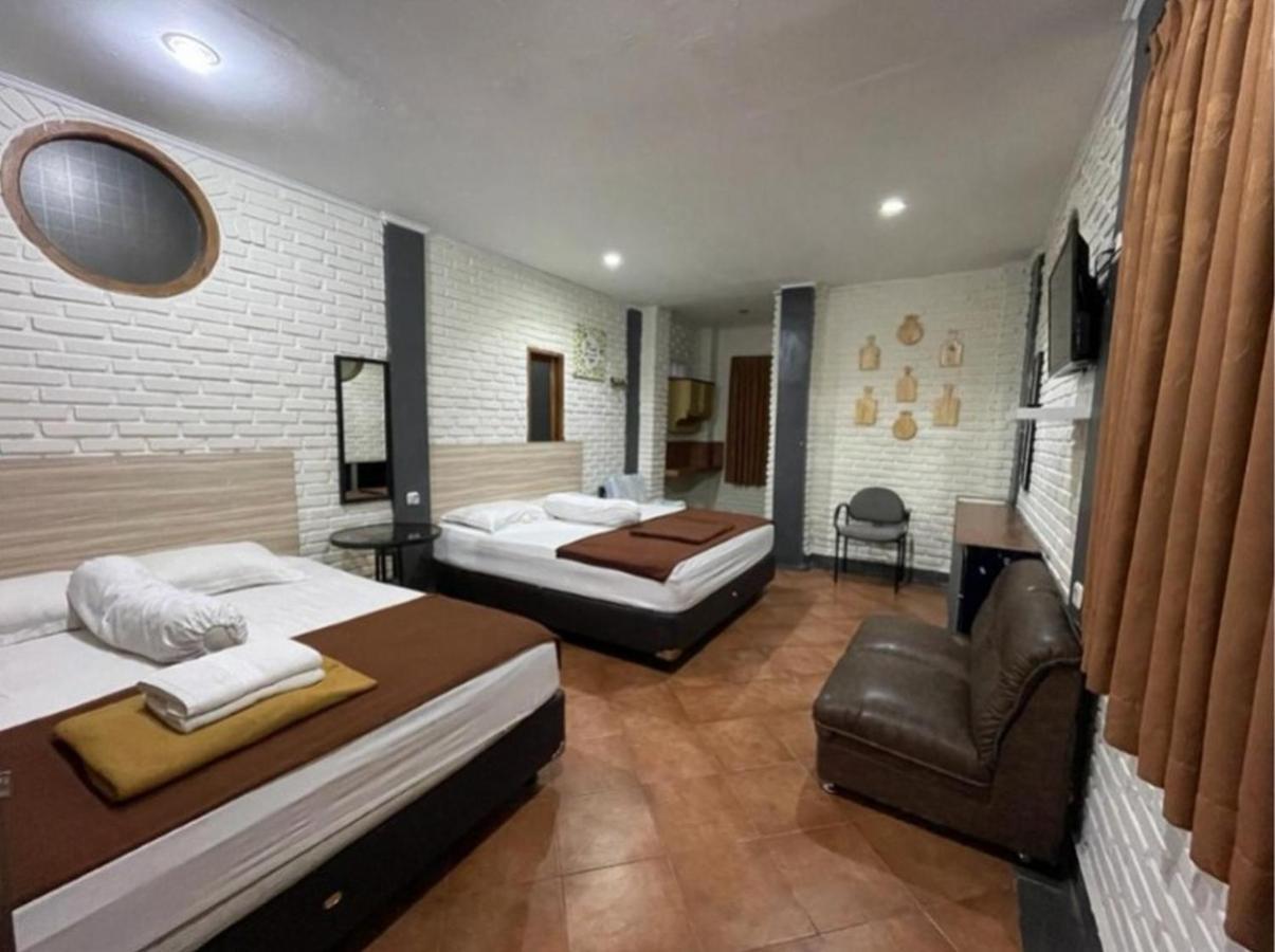 Bantal Guling Villa Lembang Esterno foto