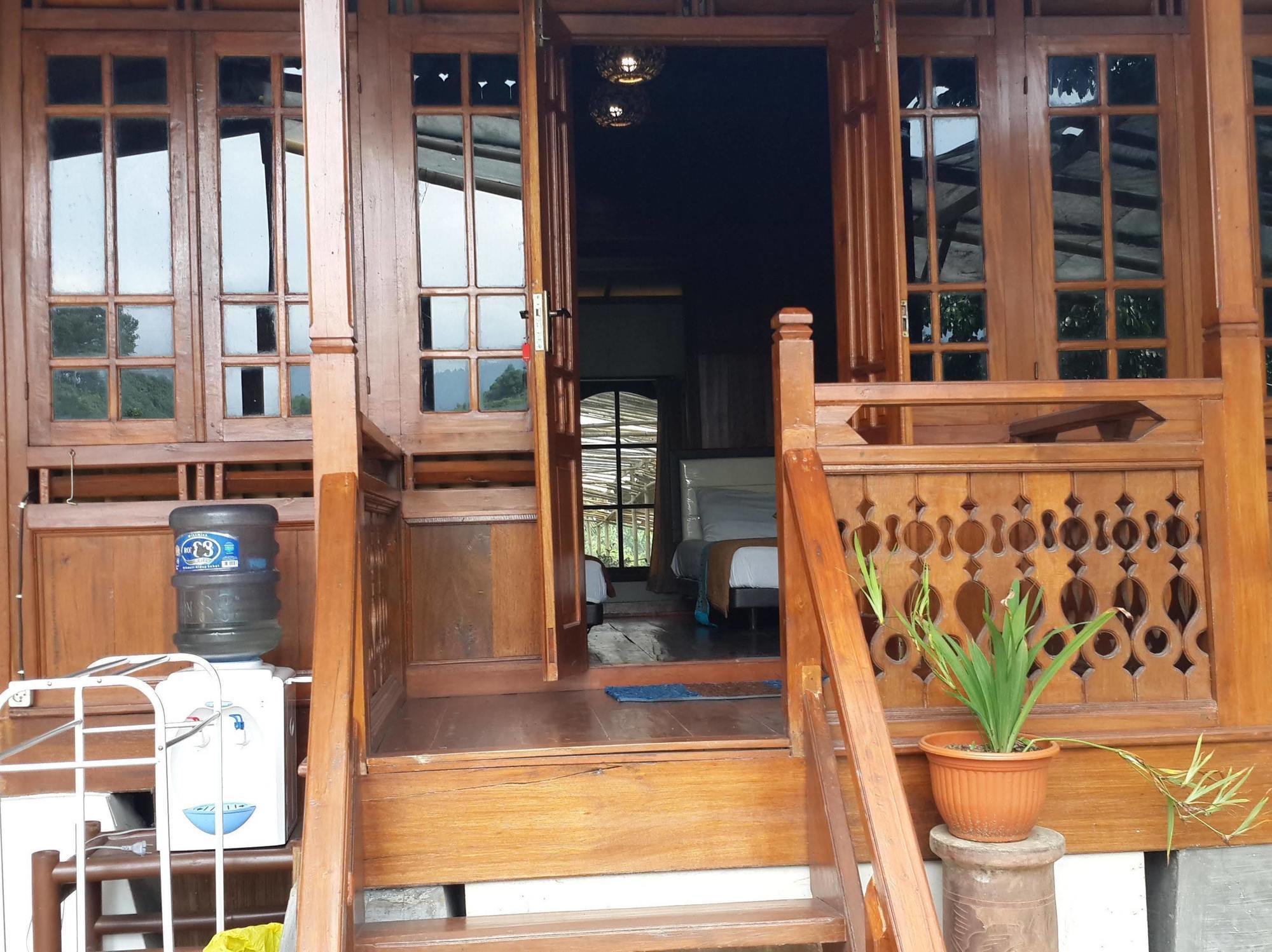 Bantal Guling Villa Lembang Esterno foto