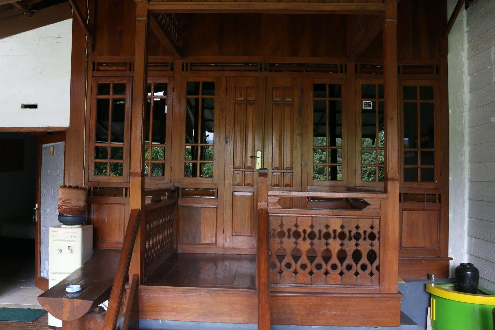 Bantal Guling Villa Lembang Esterno foto