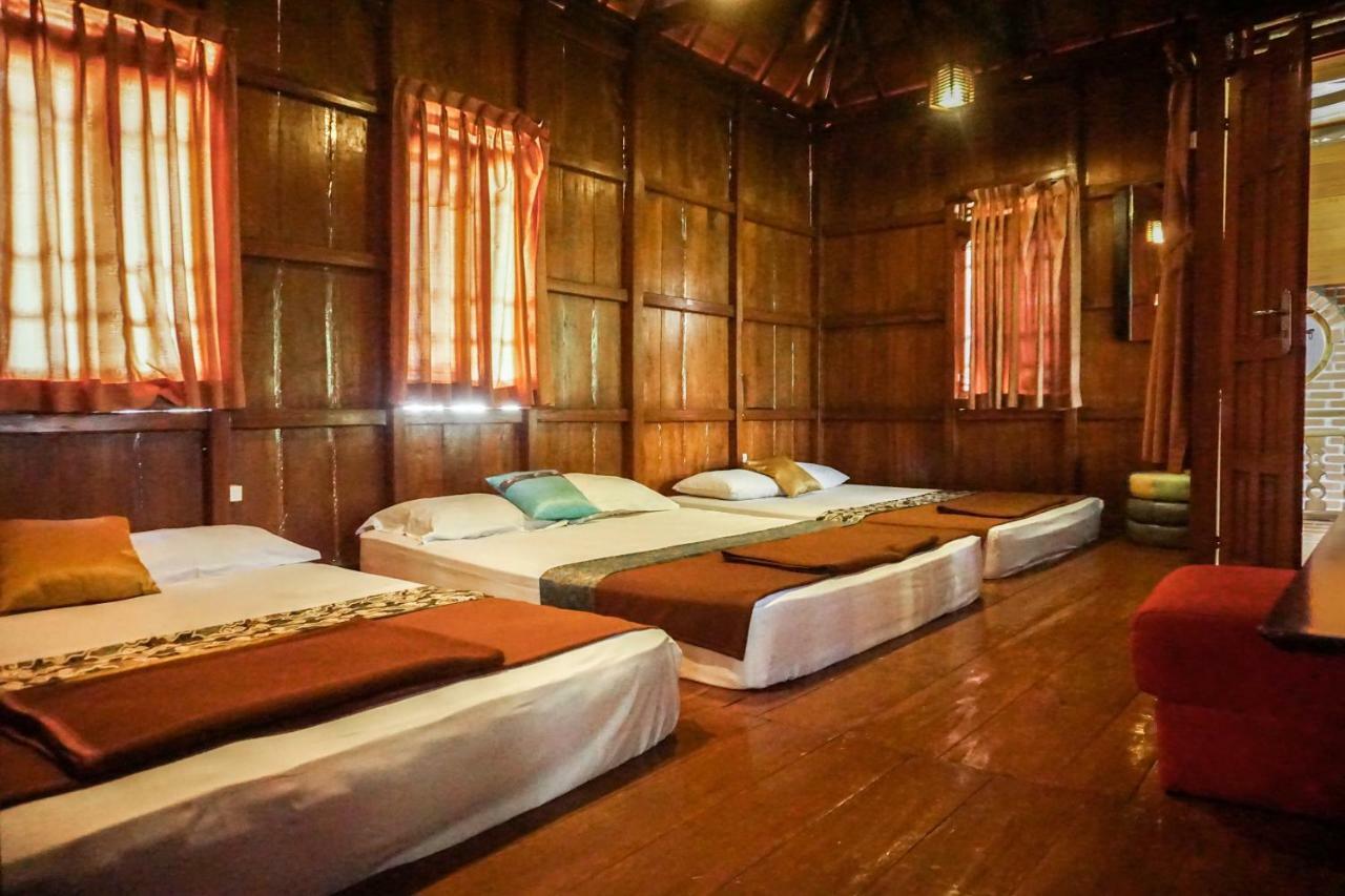 Bantal Guling Villa Lembang Esterno foto